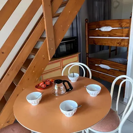 Pavillon Climatise Dans Avec Piscine - 4bs14 *